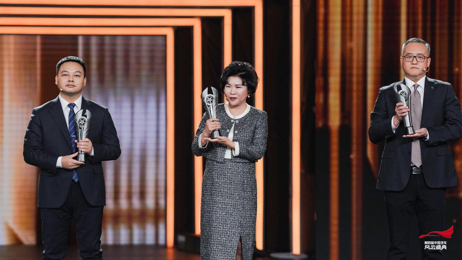1756792753902032337.png 2024年1月28日,央视财经频道第四届《中国汽车风云盛典》播出,集团获得评委会特别奖.png